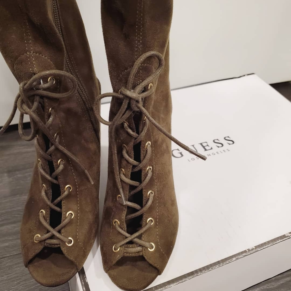 Guess boots
